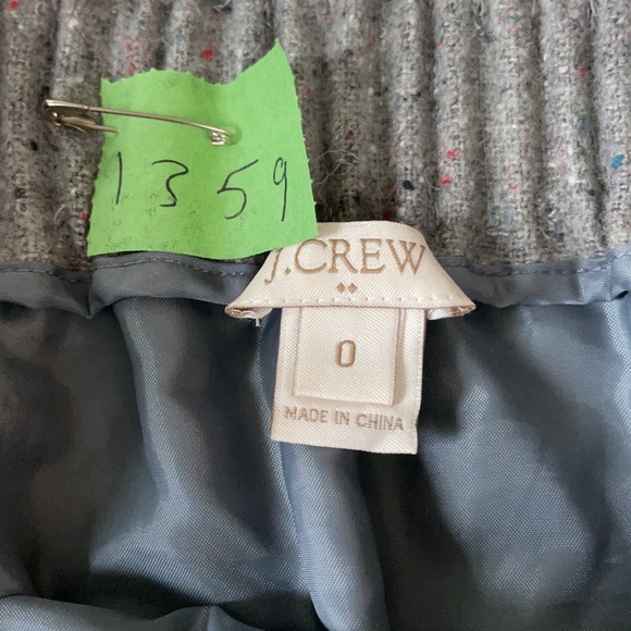 JCREW SKIRT- WOOL GREY FLECKED MARLED COLOR. SIZE 0. - Picture 3 of 4